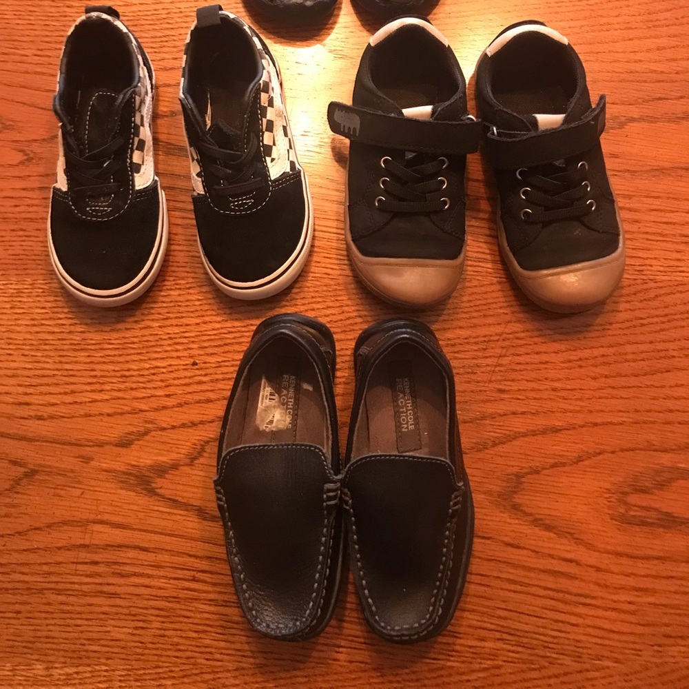 Three pairs Kenneth Cole loafers are new with tags